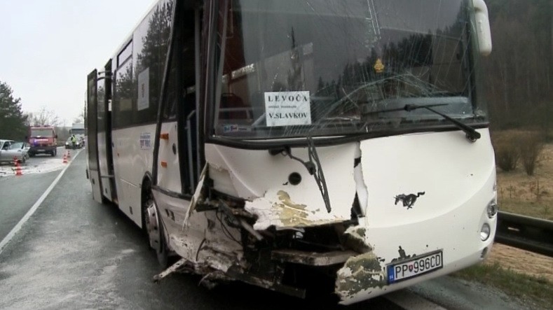 Pri Levoči havaroval autobus plný cestujúcich